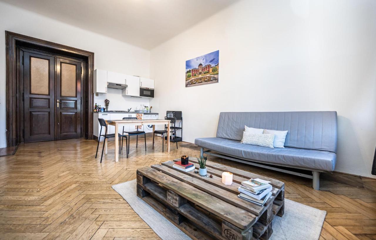Legerova Apartments プラハ エクステリア 写真