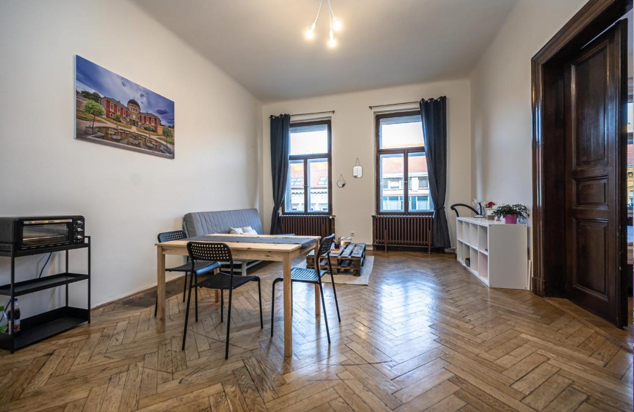 Legerova Apartments プラハ エクステリア 写真